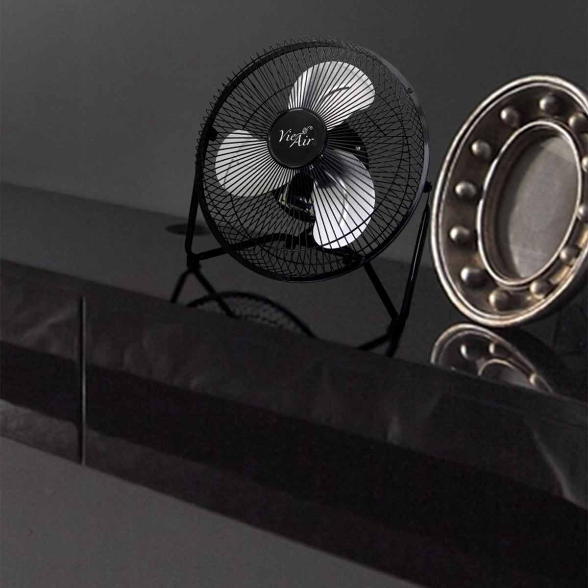9" 3 Speed Tilting Metal Floor Fan C264